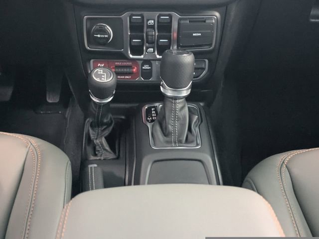 New 2026 Jeep Gladiator Mojave w/ Technology Group image 20