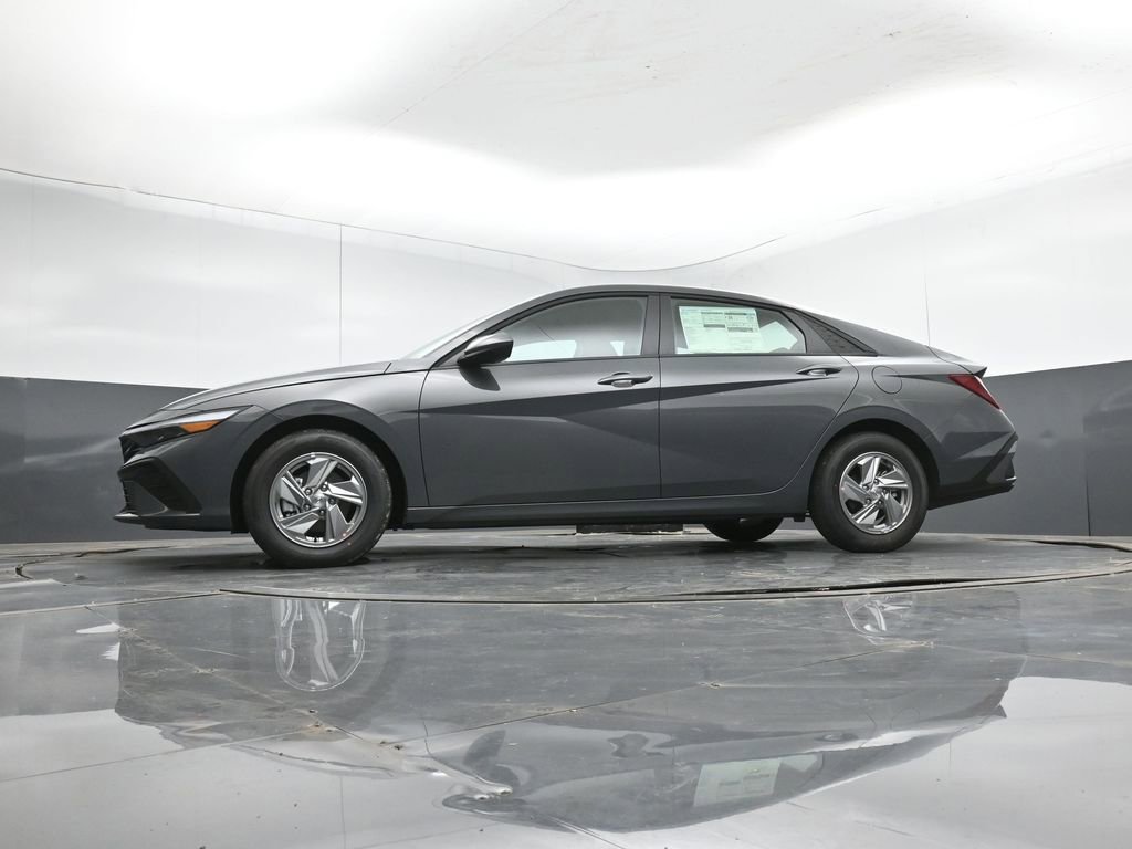 New 2026 Hyundai Elantra SE FWD image 10