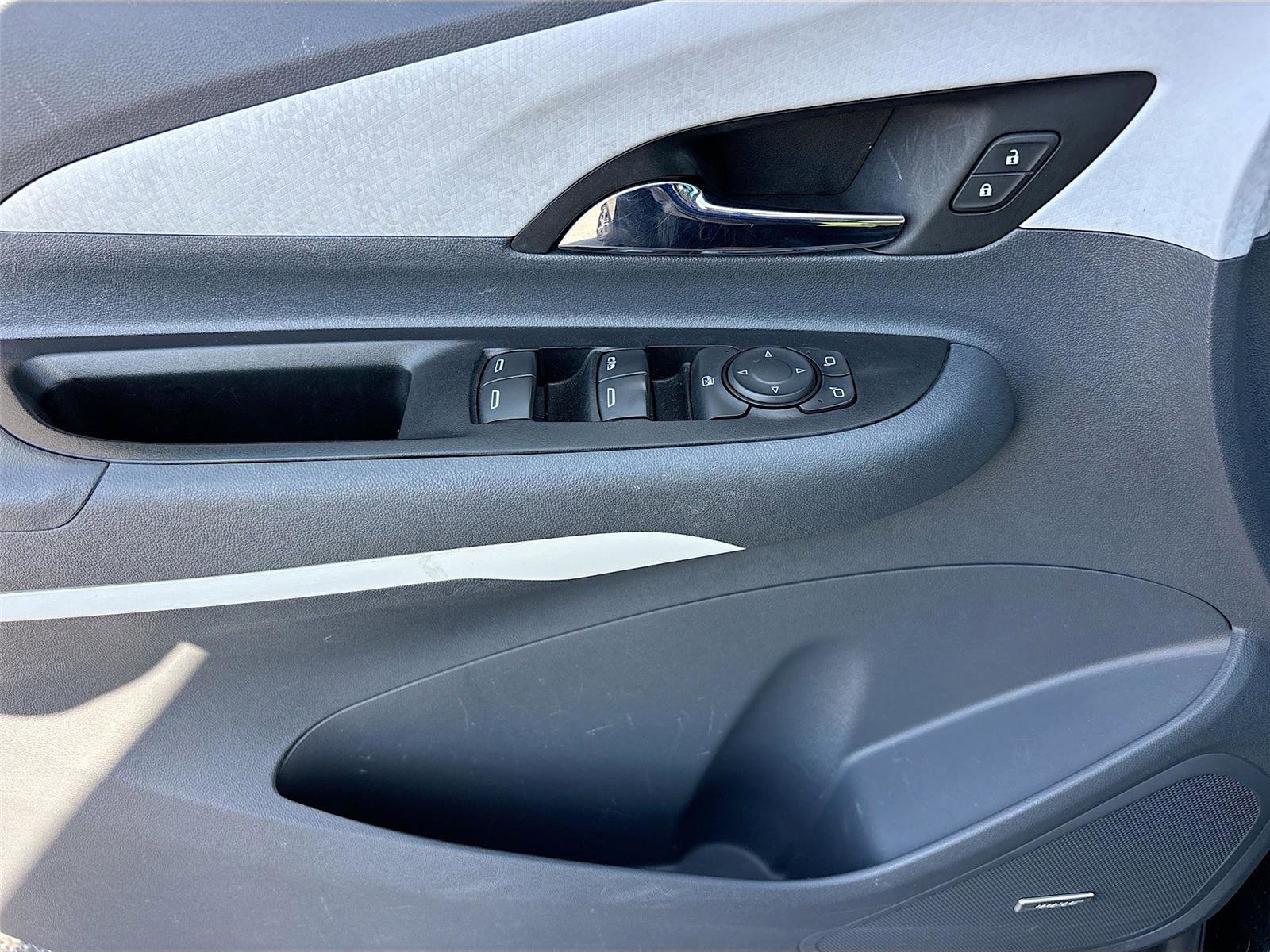 Used 2021 Chevrolet Bolt Premier w/ Infotainment Package image 20