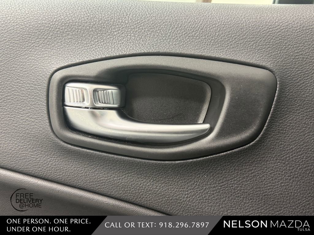 Used 2019 Jeep Compass Sport w/ Cold Weather Group FWD image 19