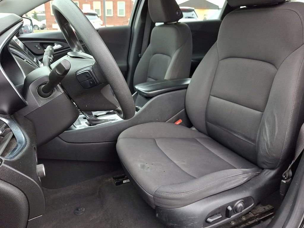 Used 2020 Chevrolet Malibu LT image 13