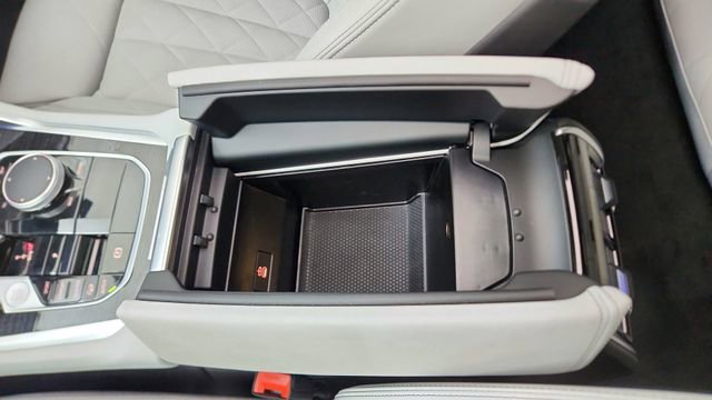 Used 2026 BMW X6 xDrive40i w/ Climate Comfort Package image 57