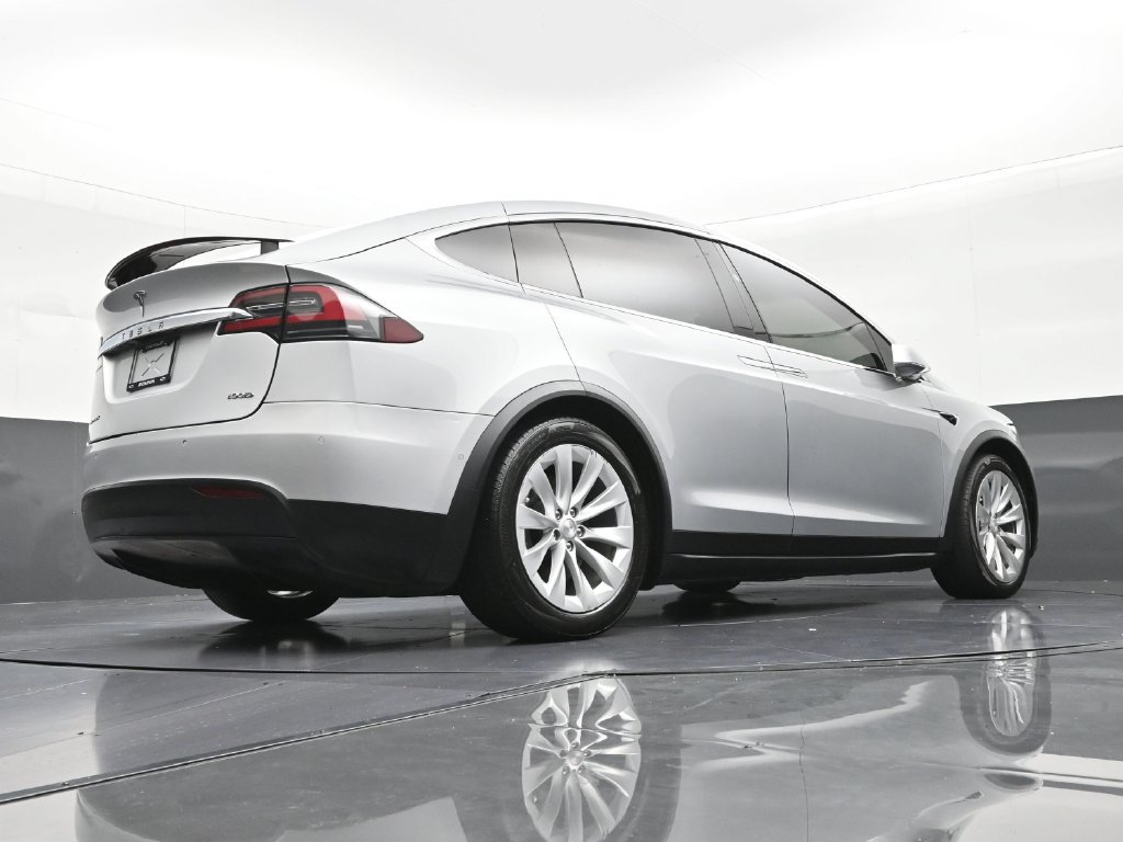Used 2018 Tesla Model X 100D AWD/4WD image 27
