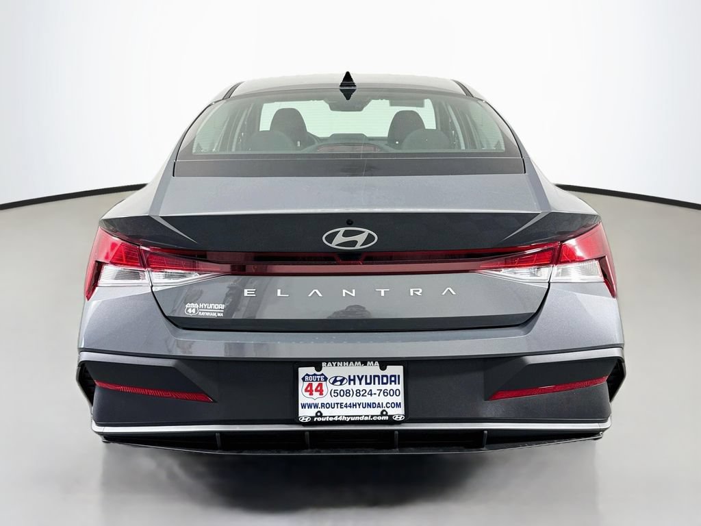 New 2026 Hyundai Elantra SE FWD image 7