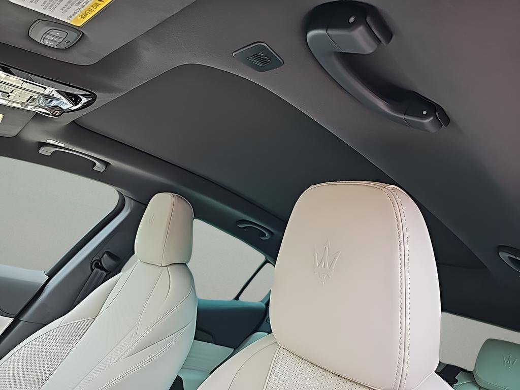 New 2024 Maserati Grecale Modena image 17