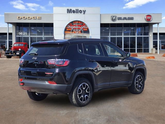 Certified 2025 Jeep Compass Trailhawk AWD/4WD image 4
