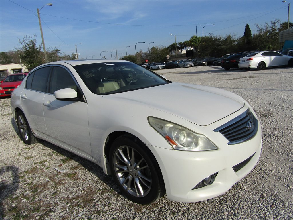 Used 2011 INFINITI G37 Journey w/ Premium Pkg RWD image 2