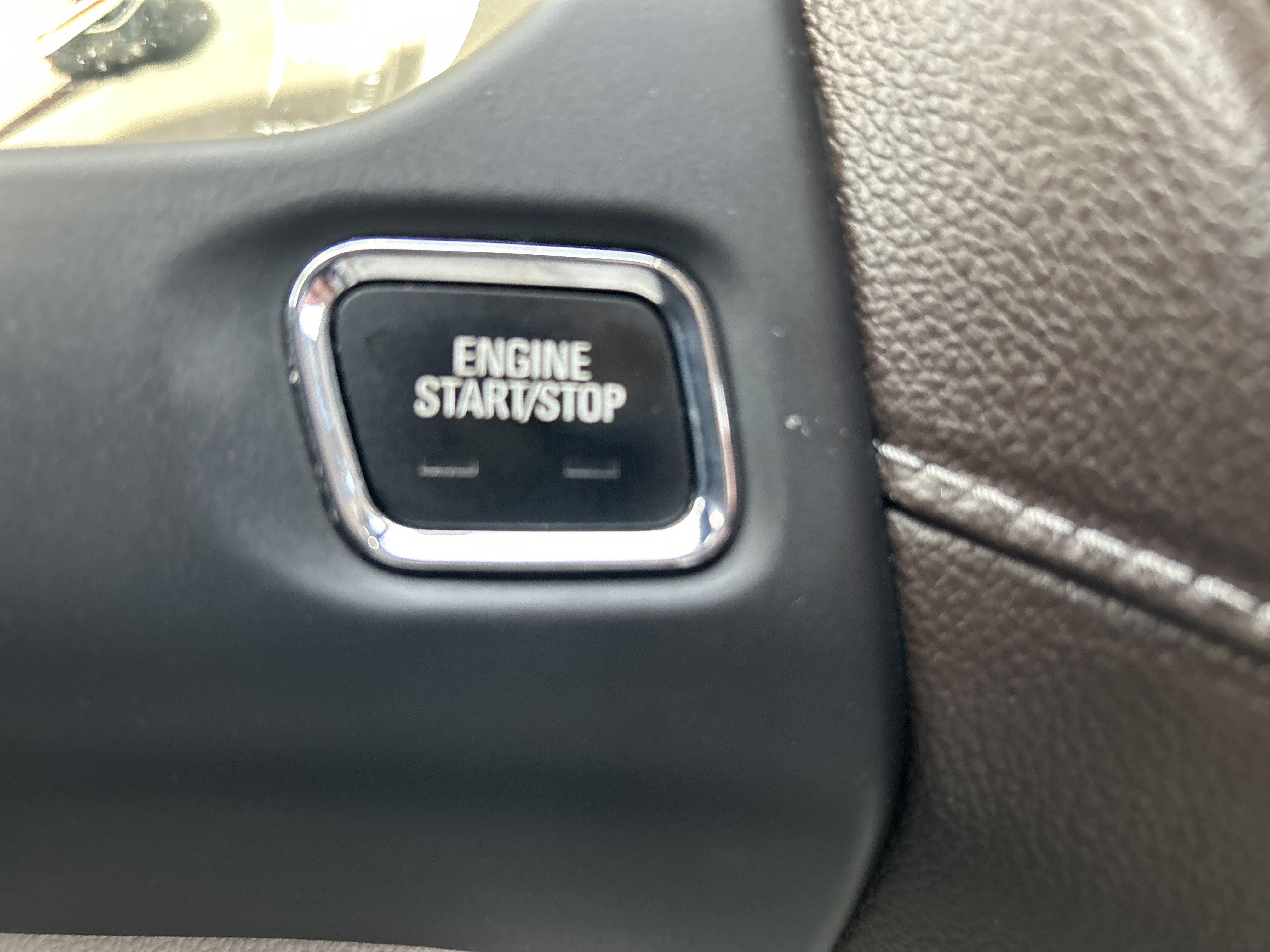 Used 2023 GMC Acadia SLT image 43