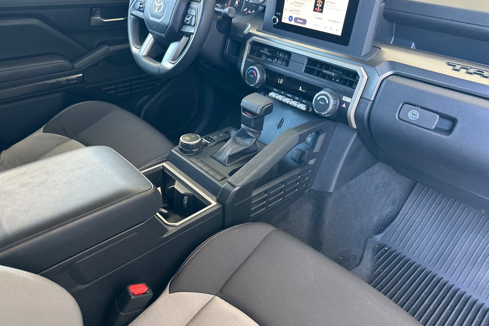 Used 2025 Toyota Tacoma TRD Sport AWD/4WD image 14
