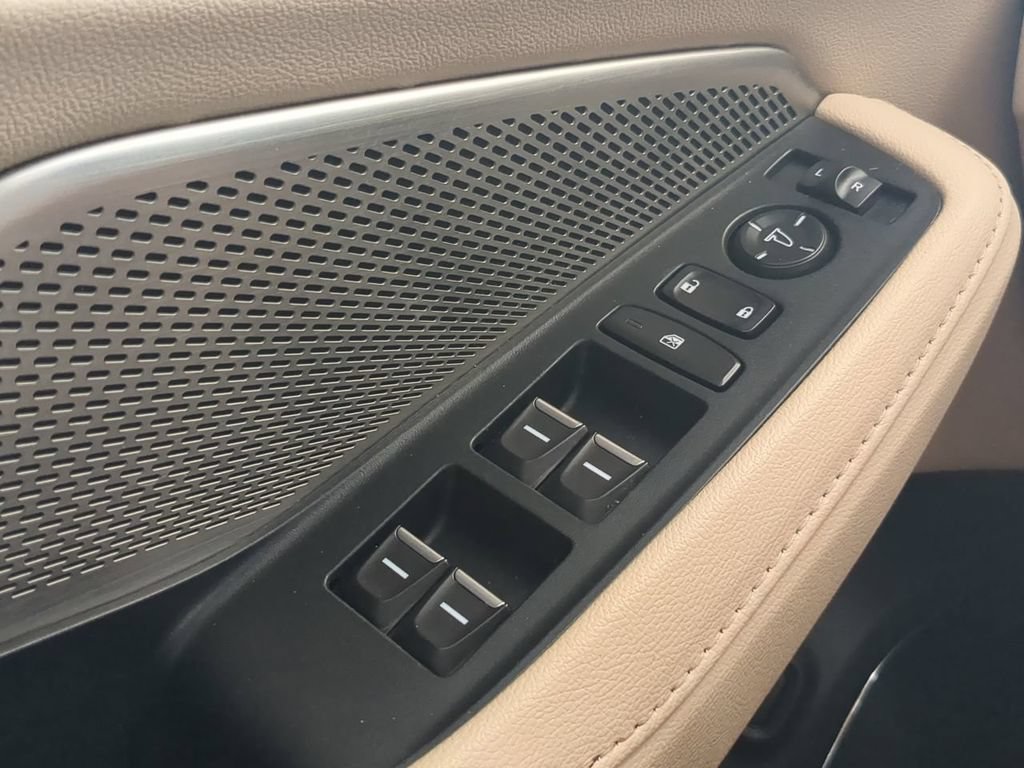 Used 2024 Acura MDX FWD image 25