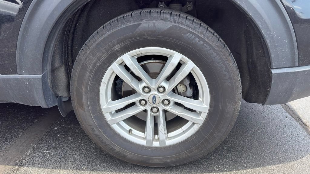 Used 2020 Ford Explorer XLT w/ Equipment Group 202A AWD/4WD image 8