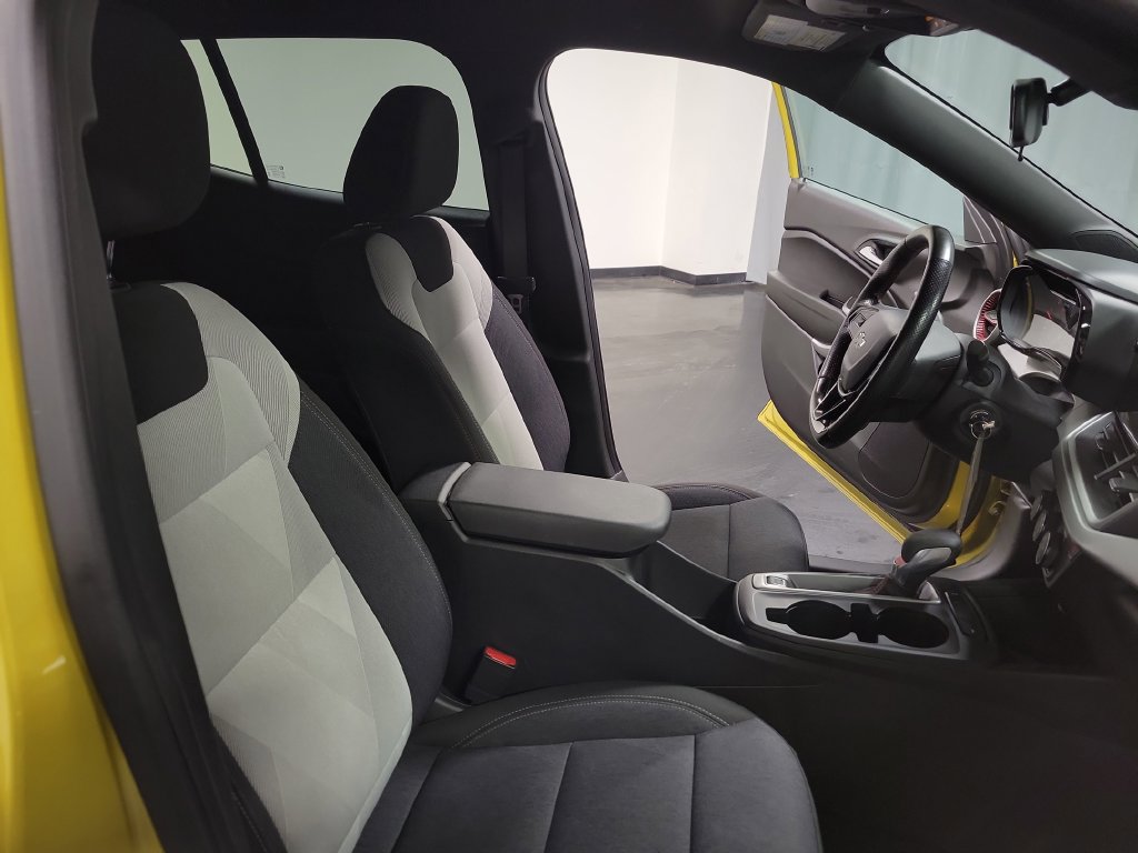 Used 2024 Chevrolet Trax RS w/ Driver Confidence Package FWD image 32