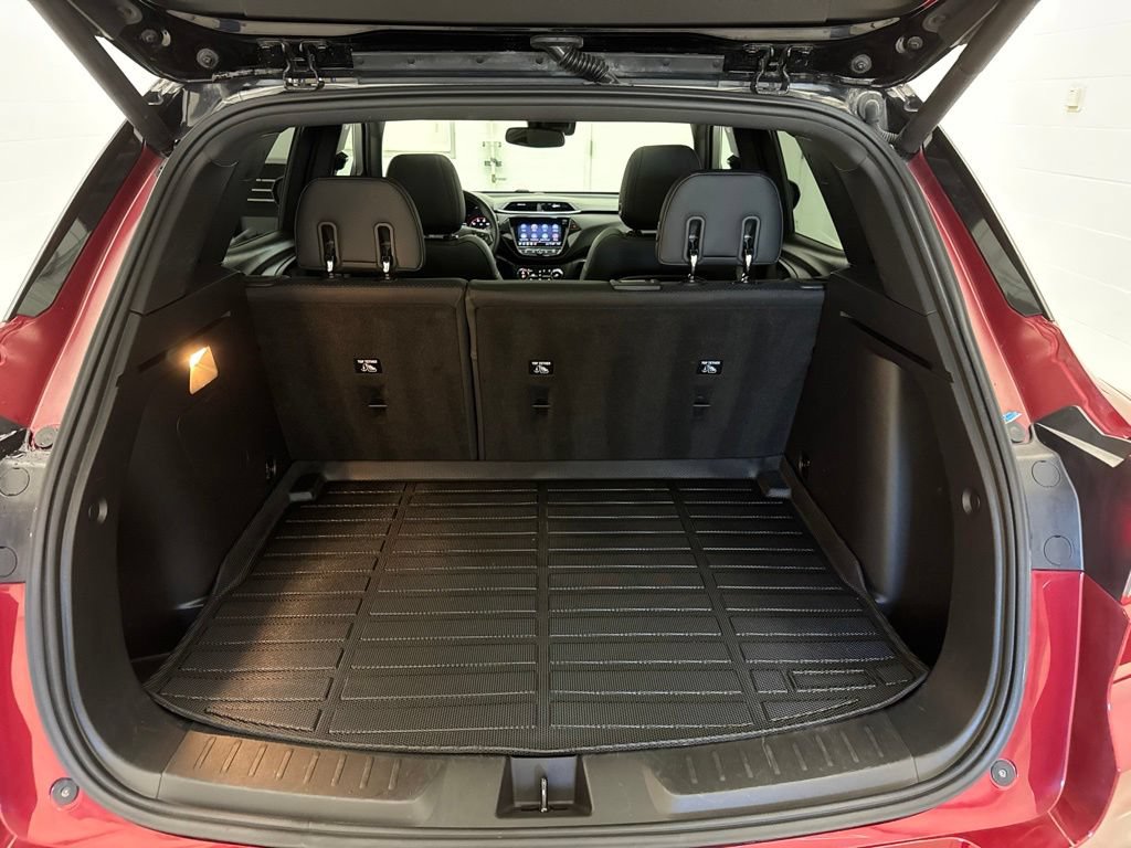 Used 2021 Chevrolet TrailBlazer RS w/ Sun and Liftgate Package FWD image 6