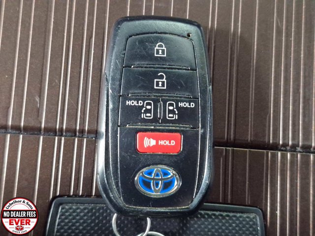 Certified 2023 Toyota Sienna LE FWD image 29