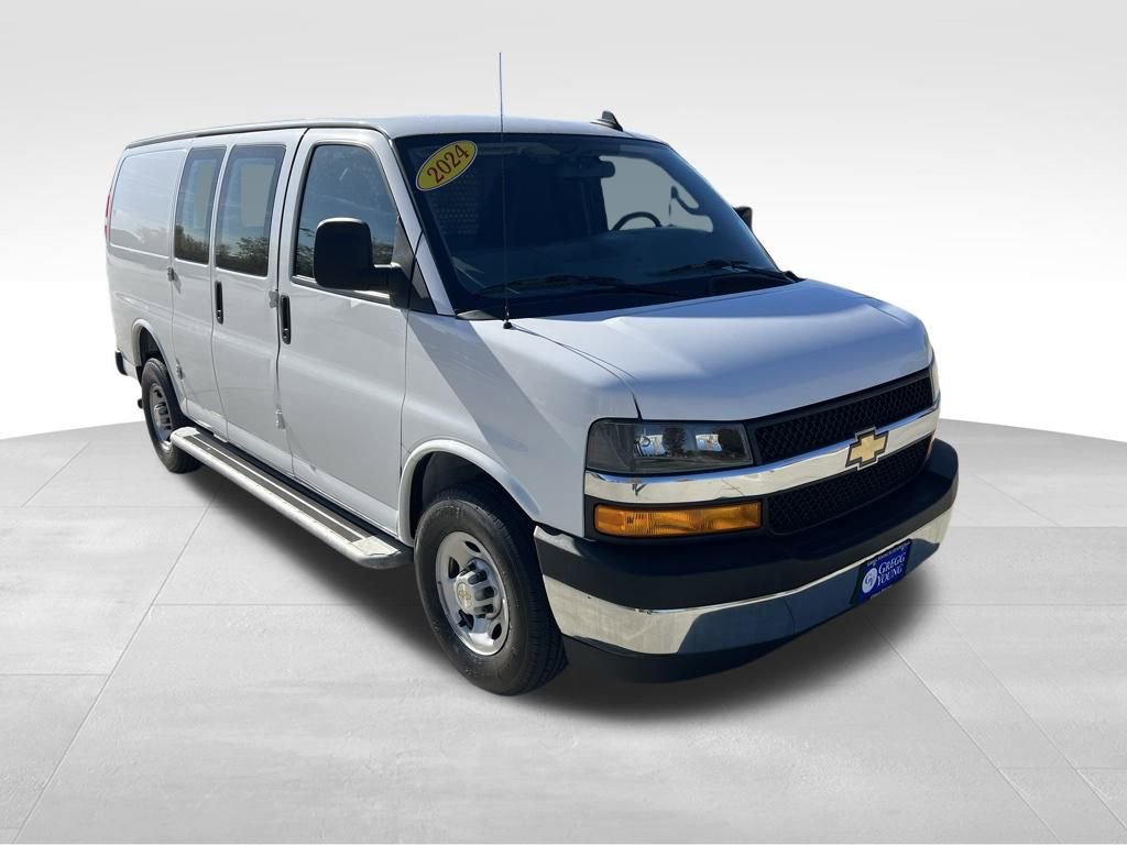 Used 2024 Chevrolet Express 2500 w/ Driver Convenience Package image 9