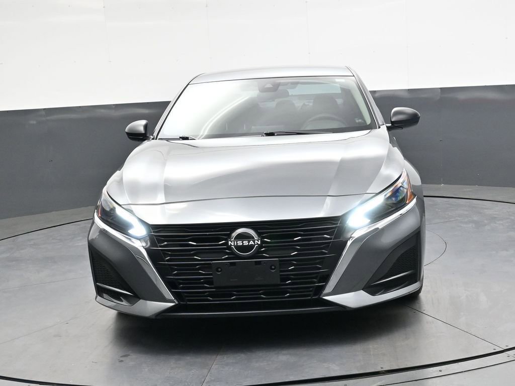Used 2024 Nissan Altima 2.5 SV FWD image 9