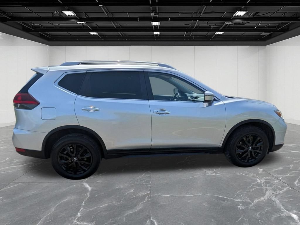 Used 2020 Nissan Rogue SV AWD/4WD image 6