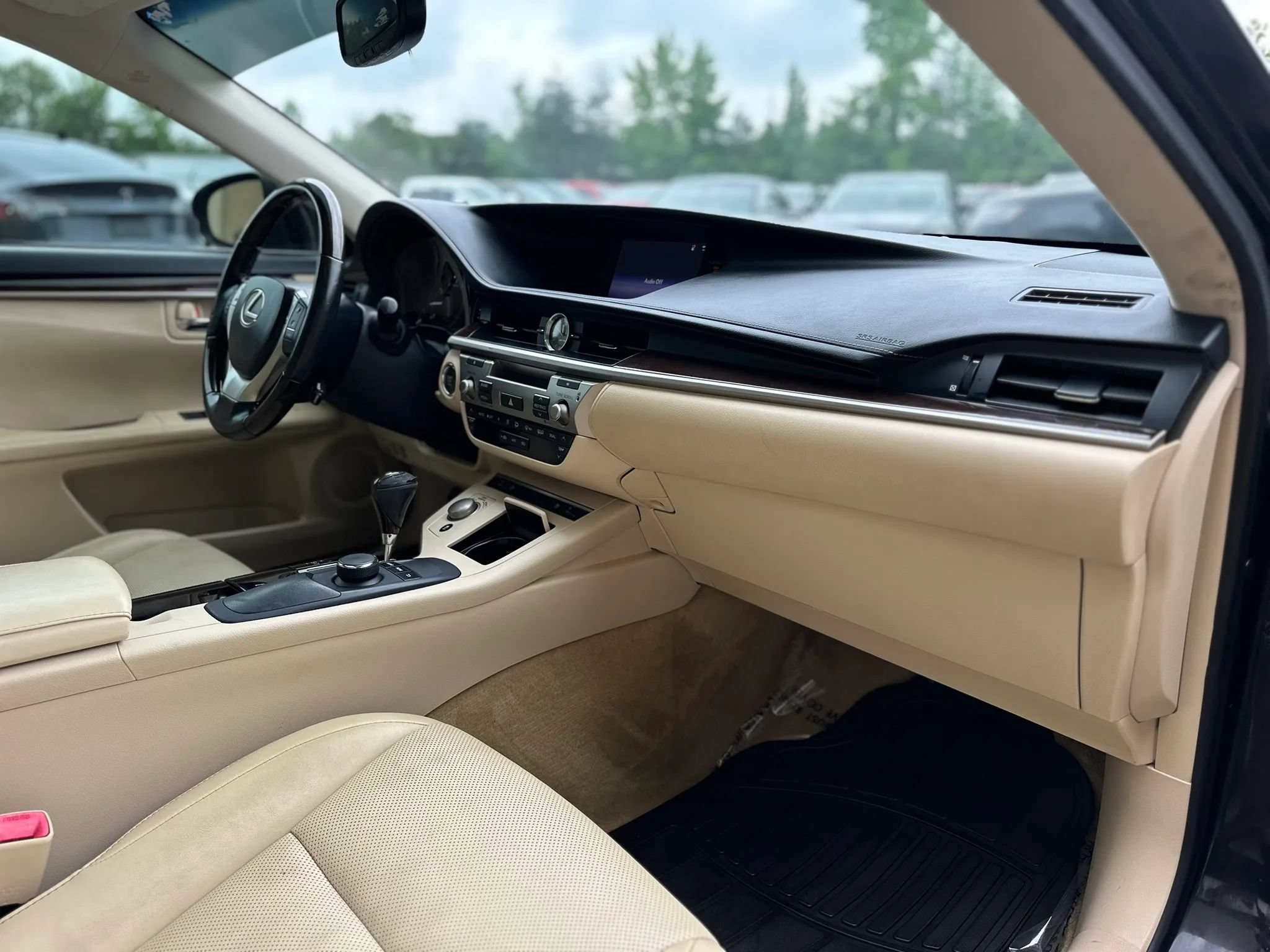 Used 2015 Lexus ES 350 w/ Premium Package FWD image 33