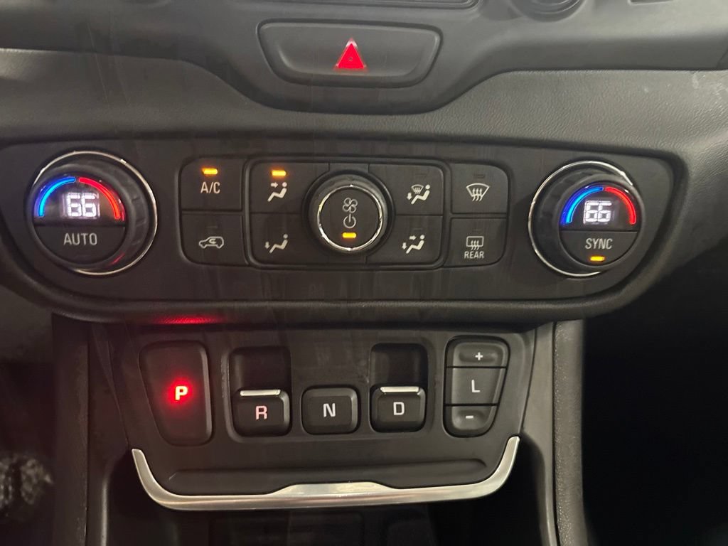 Used 2018 GMC Terrain Denali w/ Comfort Package AWD/4WD image 26