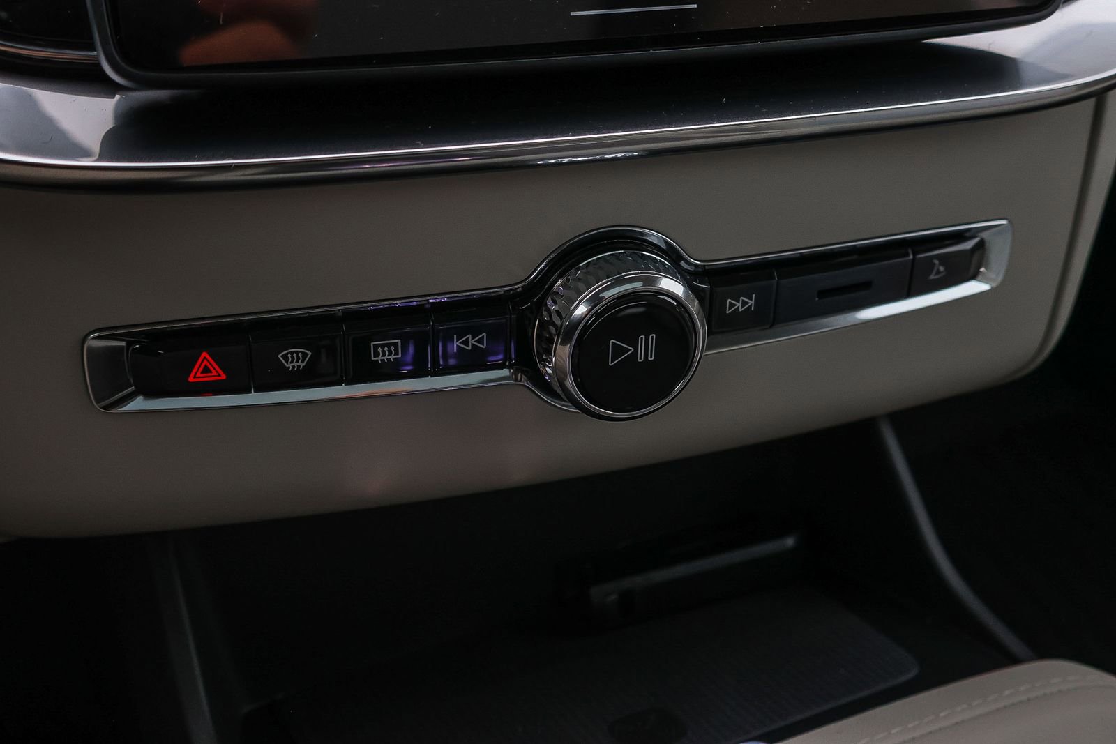 New 2026 Volvo XC90 T8 Ultra w/ Protection Package Premier image 37