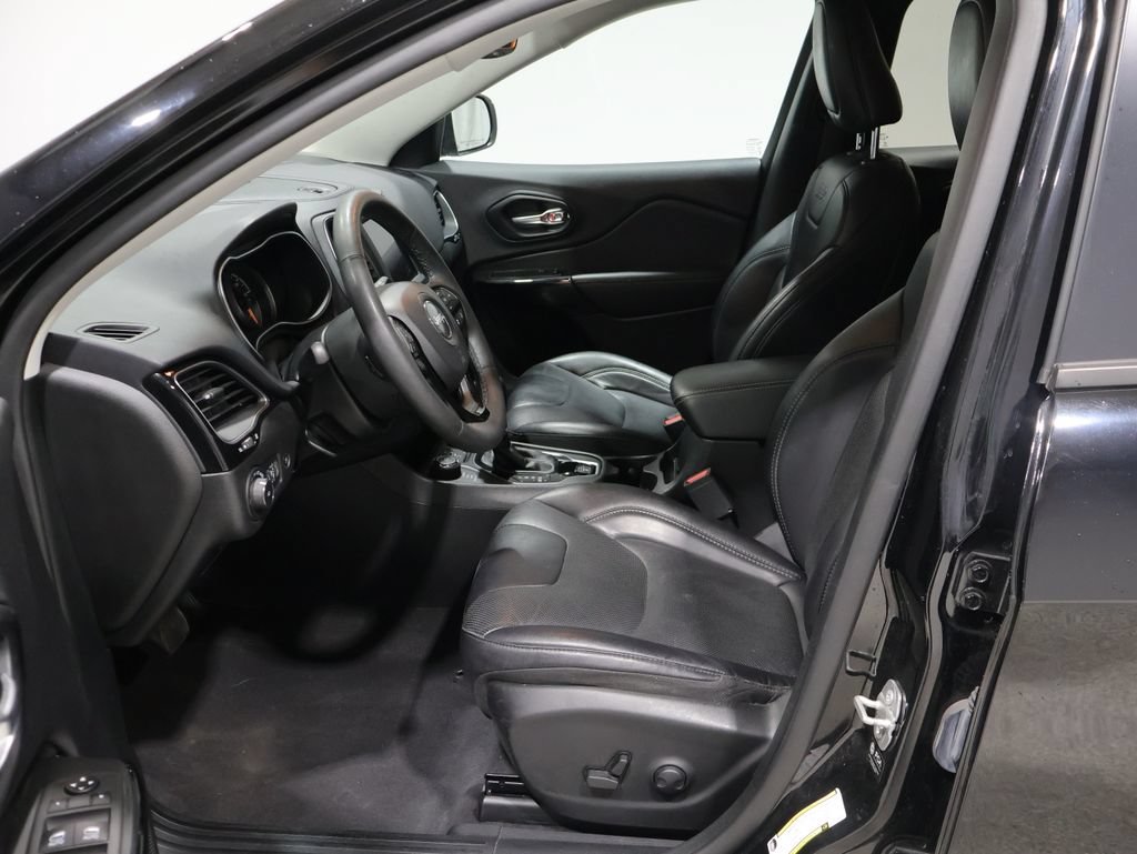 Used 2023 Jeep Cherokee Altitude Lux AWD/4WD image 10