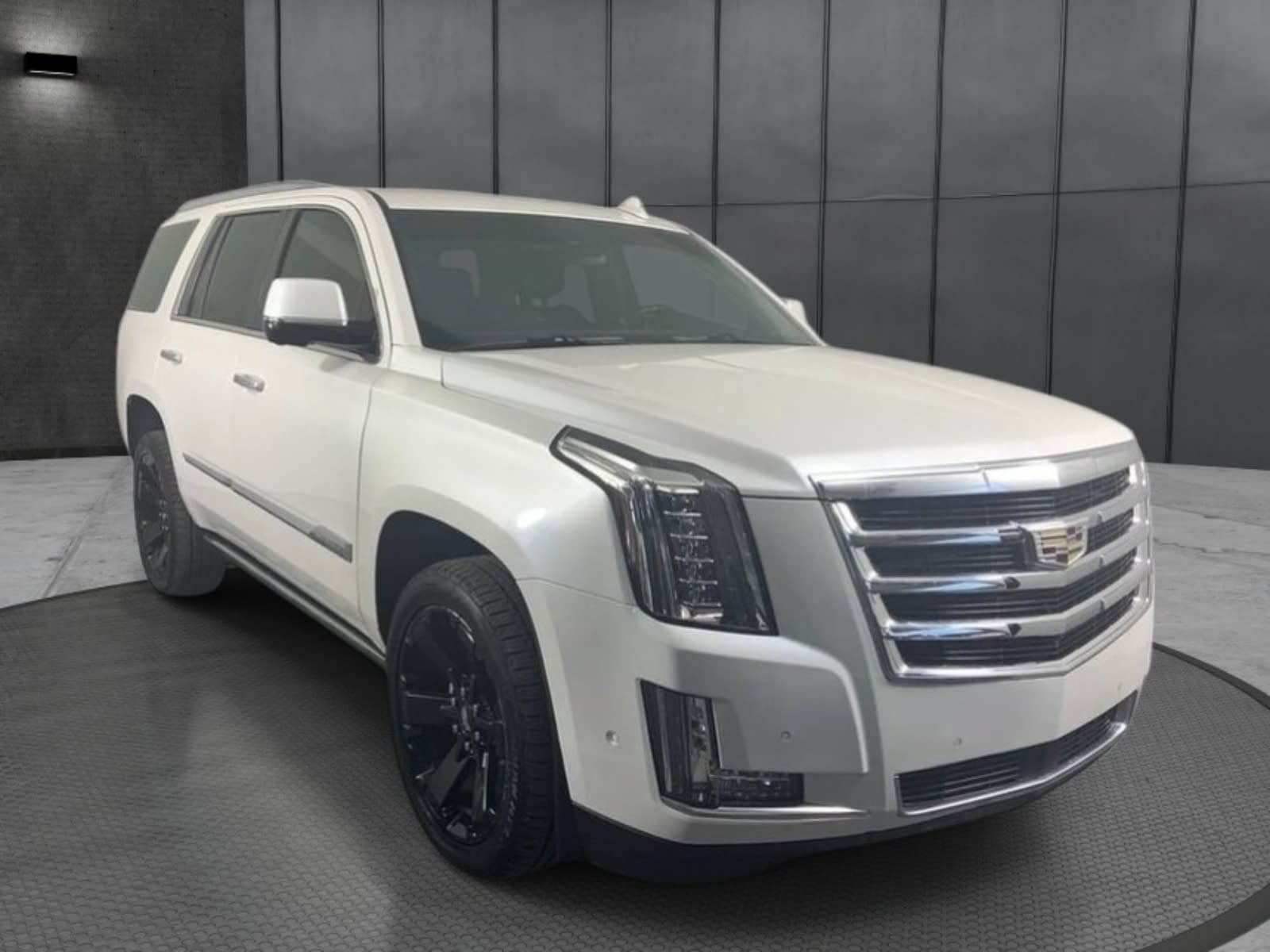 Used 2017 Cadillac Escalade Premium Luxury AWD/4WD image 5