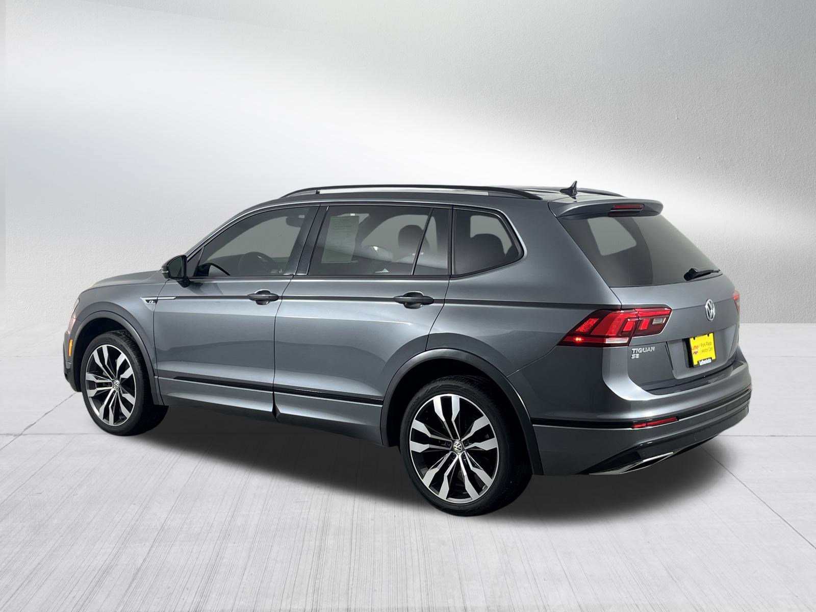 Used 2020 Volkswagen Tiguan SE R-Line image 5