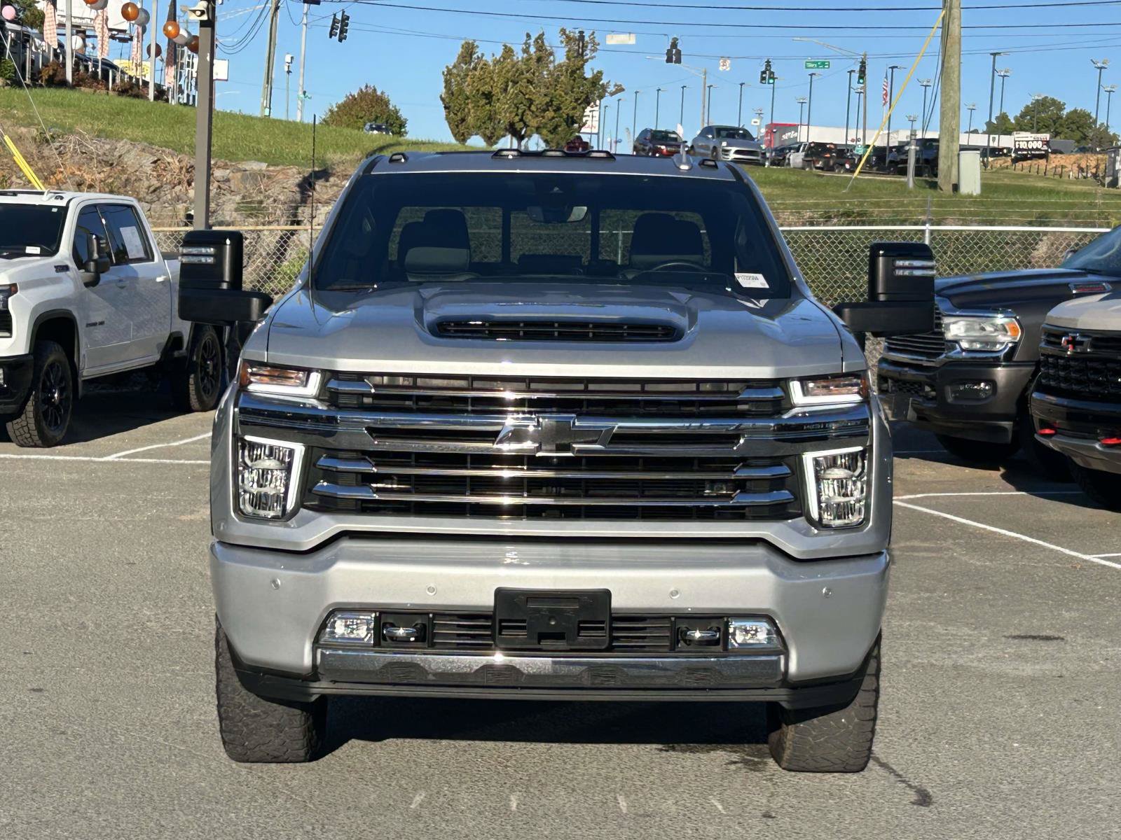 Used 2023 Chevrolet Silverado 2500 High Country w/ Z71 Off-Road Package AWD/4WD image 2