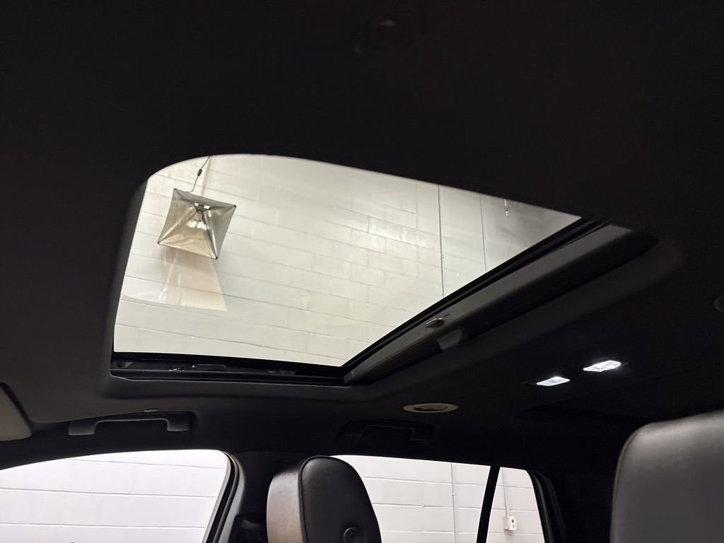 Used 2023 Chevrolet Traverse RS w/ LPO, Floor Liner Package AWD/4WD image 28