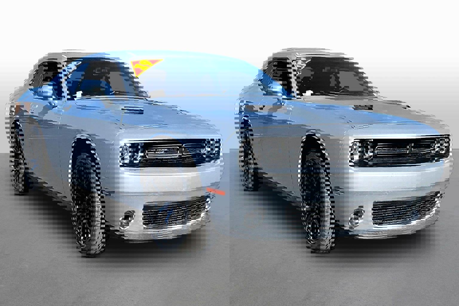 Used 2019 Dodge Challenger SXT image 3