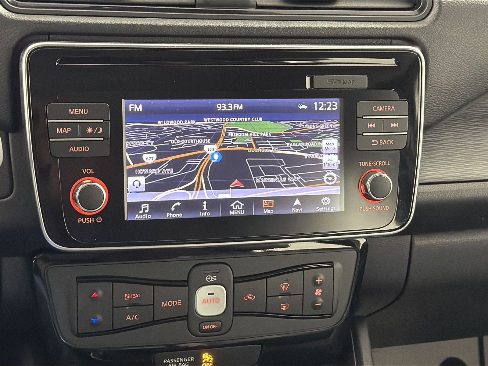 Used 2018 Nissan Leaf SL w/ SL Technology Package image 20