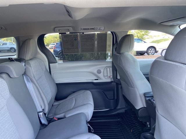 Used 2023 Toyota Sienna LE FWD image 21