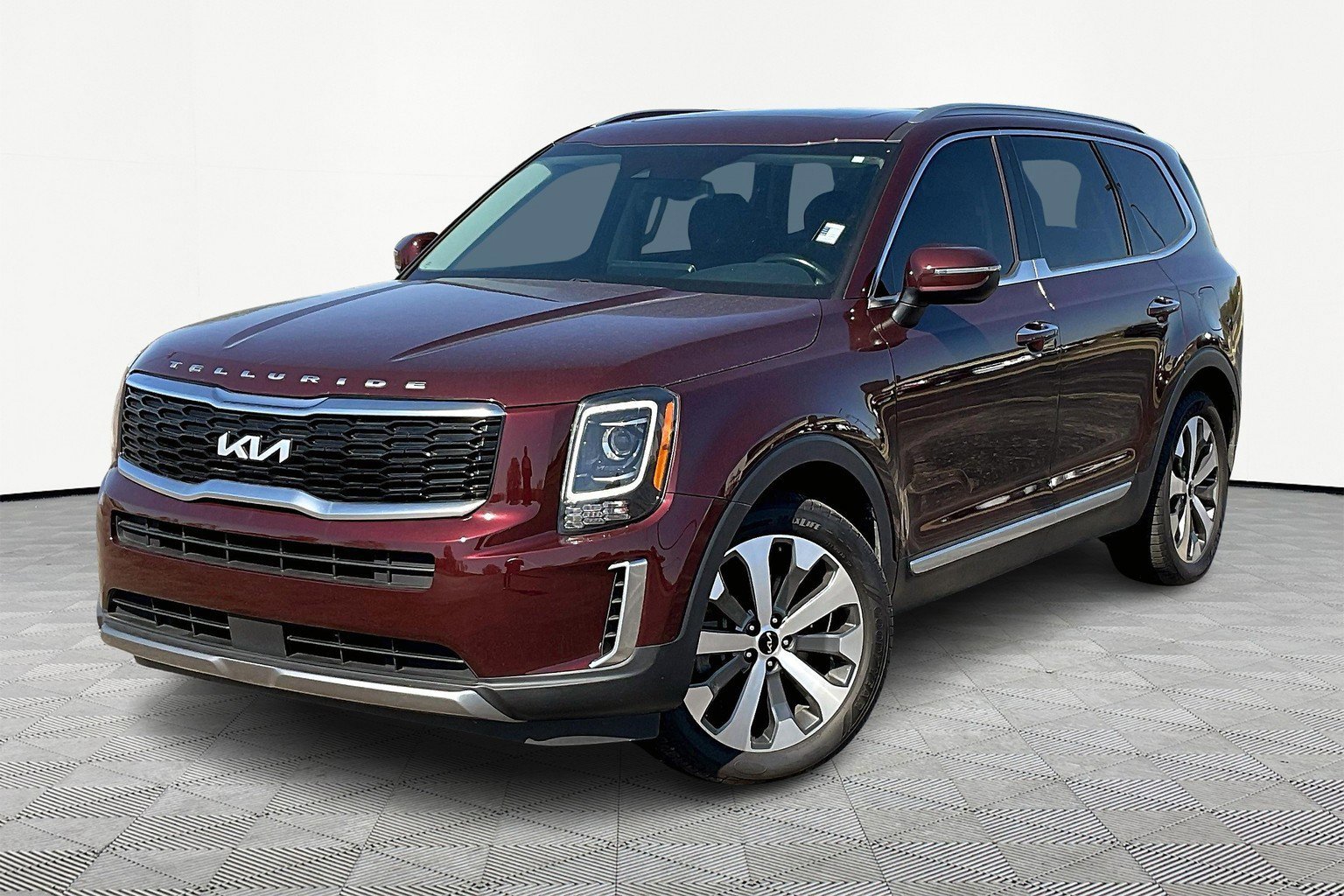Used 2022 Kia Telluride S image 2