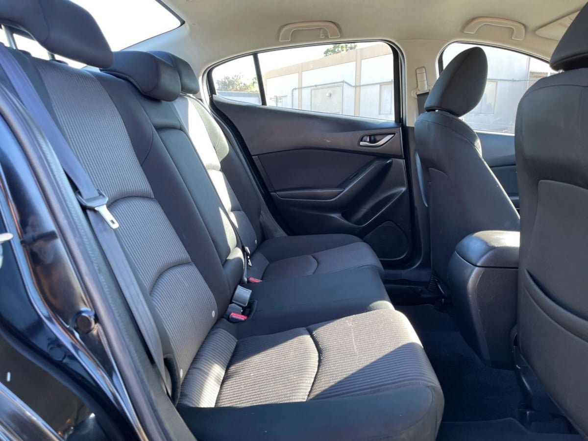 Used 2016 MAZDA MAZDA3 i Sport w/ Preferred Equipment Package FWD image 24