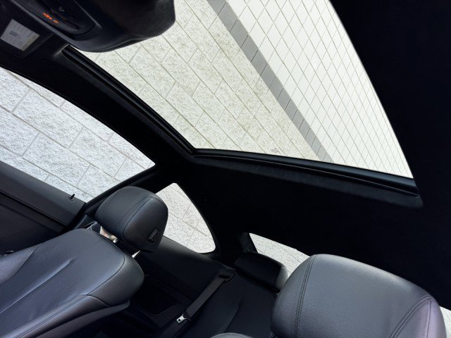 Used 2013 BMW 640i Coupe image 24
