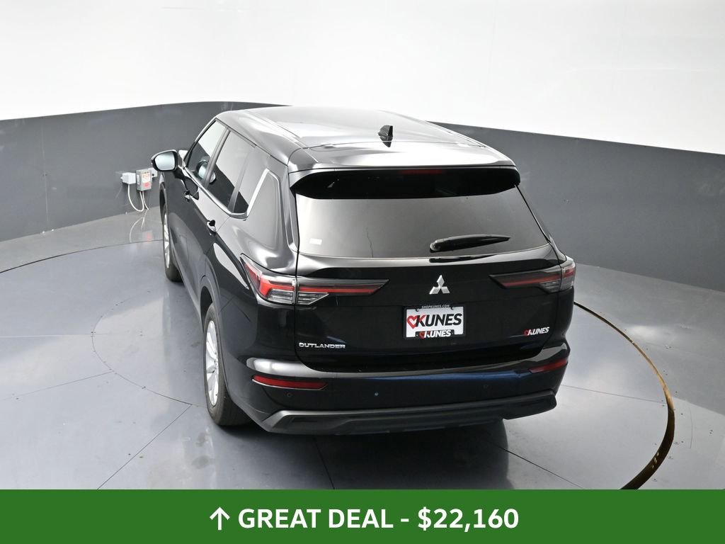 Used 2025 Mitsubishi Outlander ES image 48