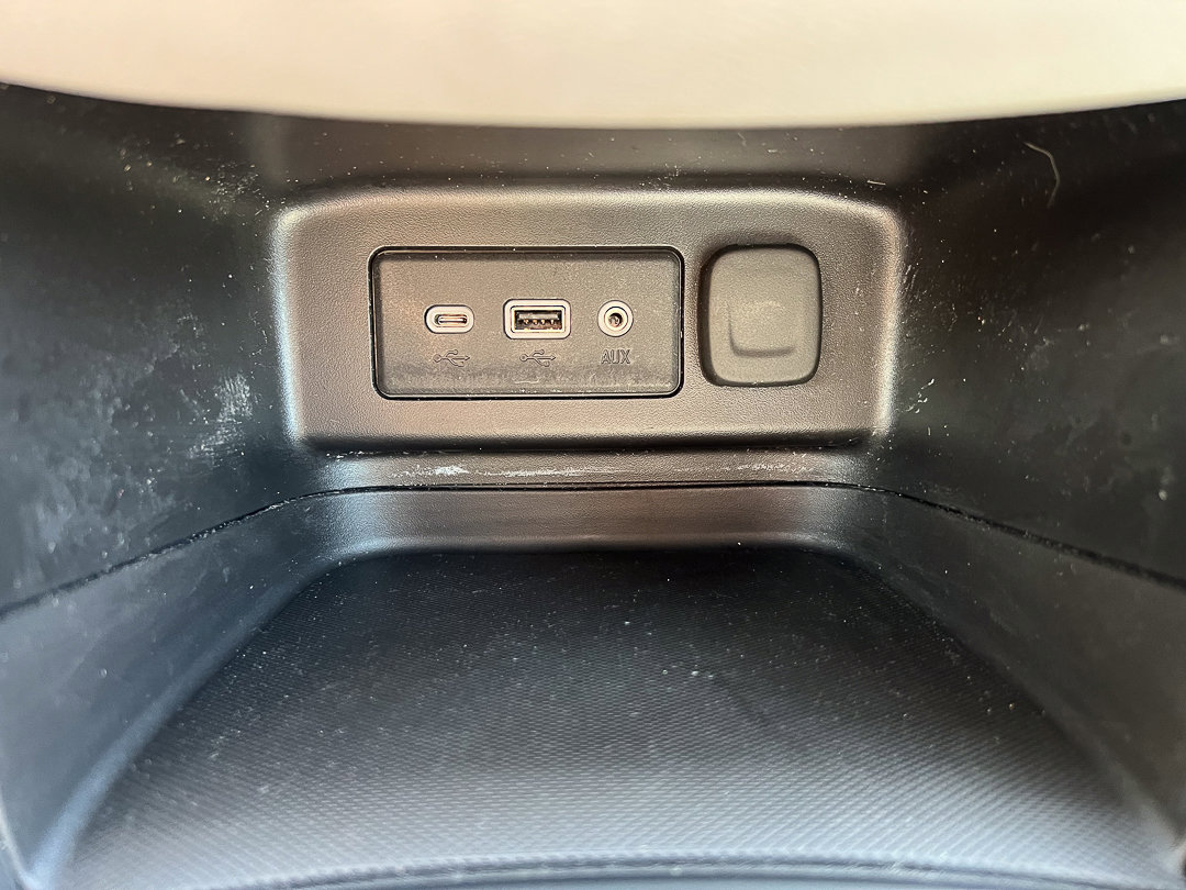 Used 2023 Chevrolet Equinox LS image 21