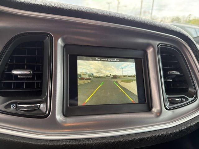 Used 2022 Dodge Challenger SXT image 16