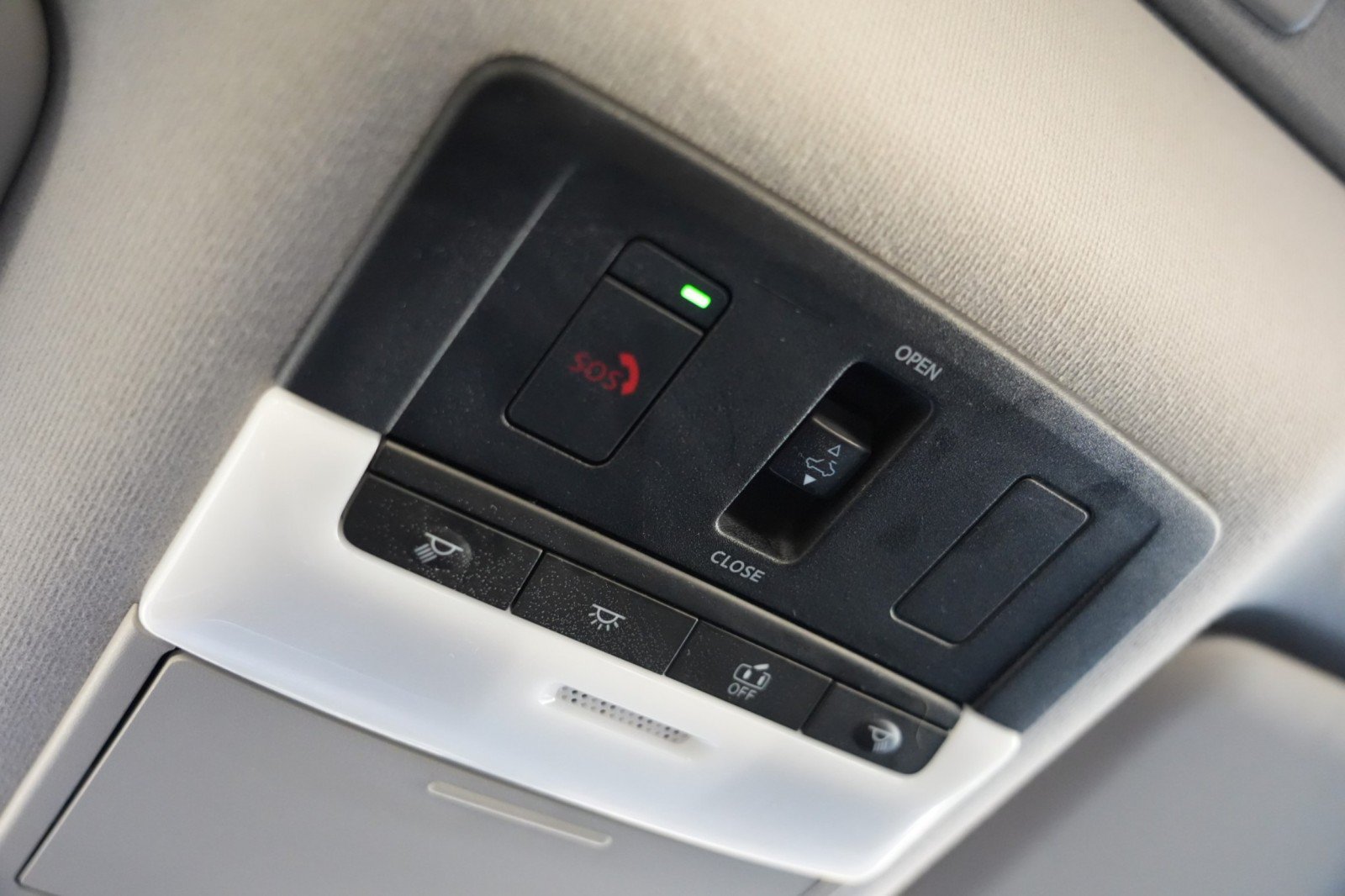 Used 2023 Nissan Sentra SR w/ SR Premium Package FWD image 30