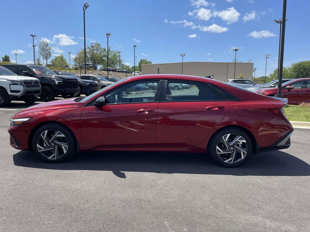 Certified 2025 Hyundai Elantra Sport FWD image 6