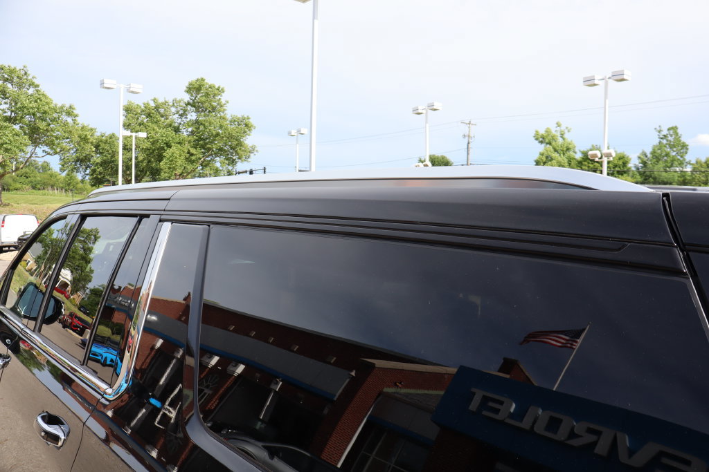 New 2026 Chevrolet Suburban High Country AWD/4WD image 39