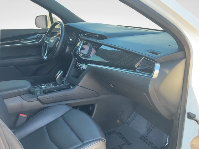 Used 2022 Cadillac XT6 Premium Luxury w/ Technology Package FWD image 36