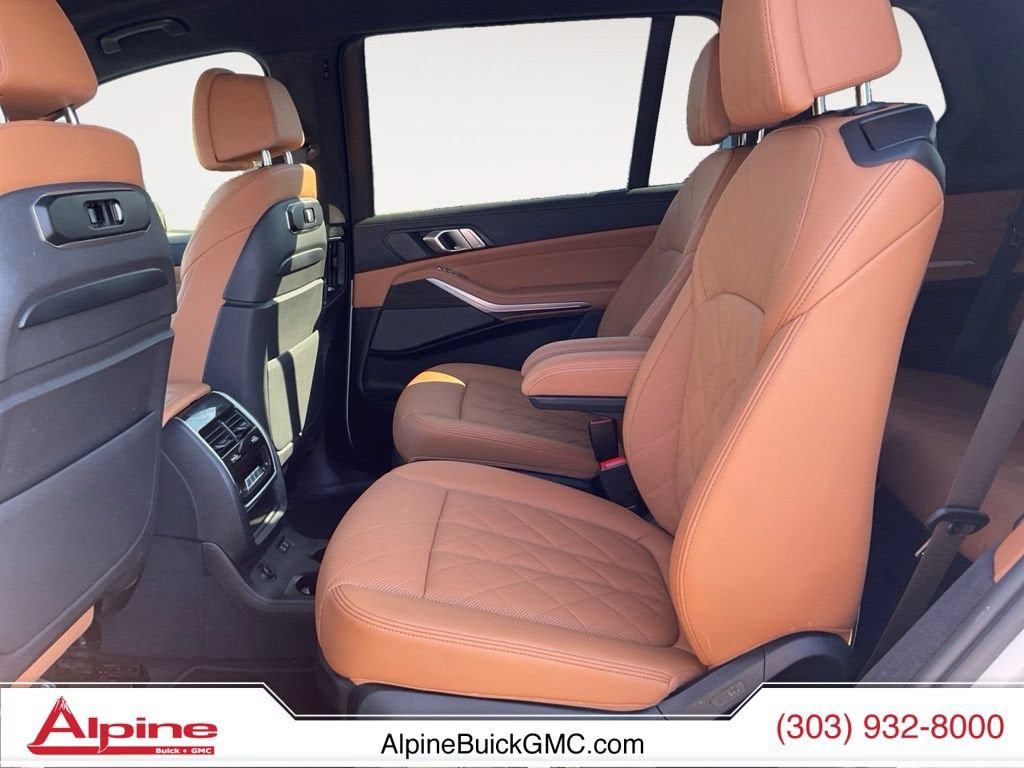 Used 2023 BMW X7 xDrive40i w/ M Sport Package AWD/4WD image 13