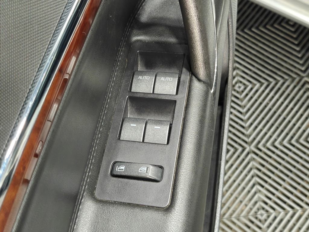 Used 2011 Lincoln MKZ Hybrid image 29