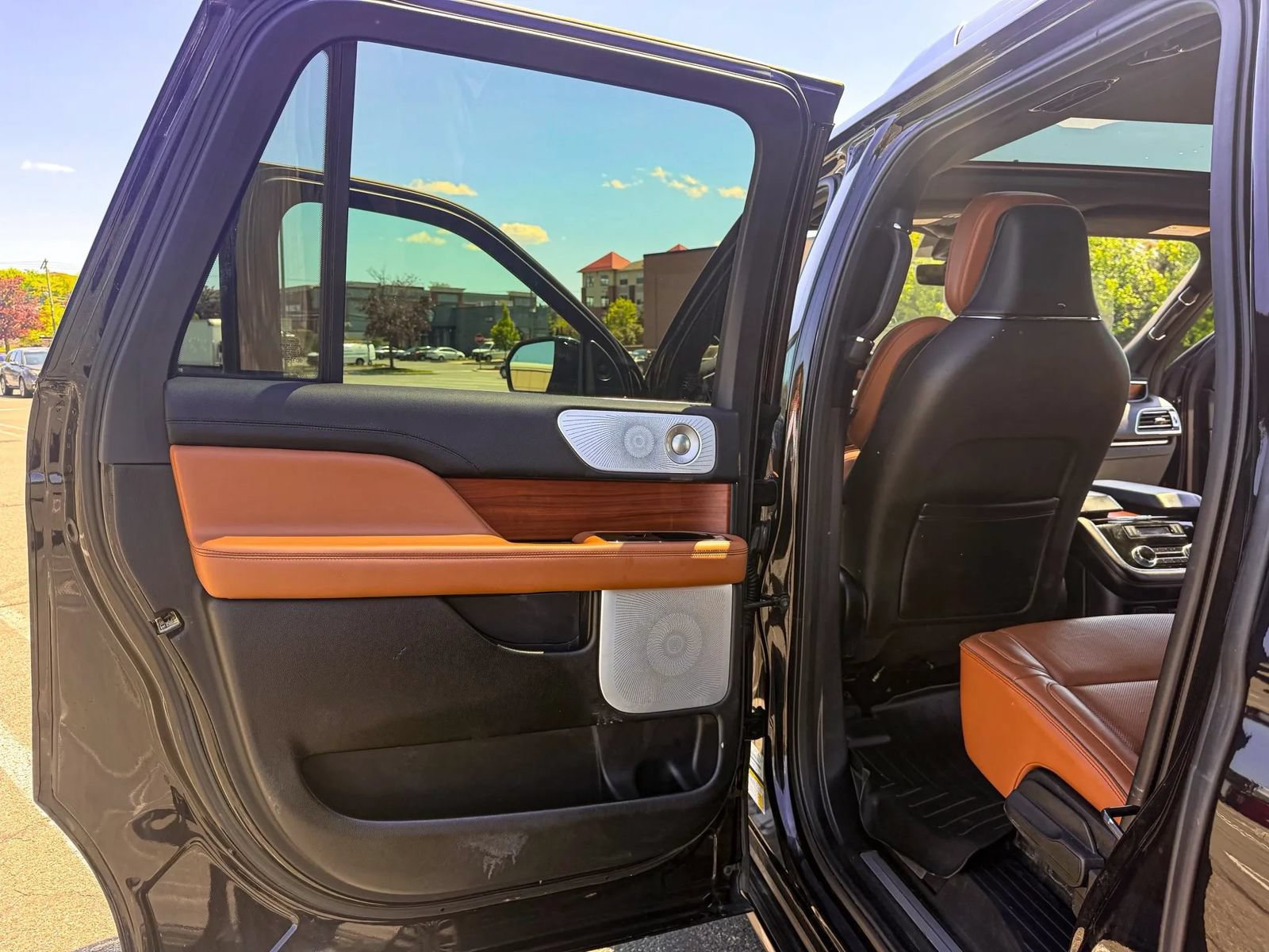 Used 2019 Lincoln Navigator L Reserve w/ Cargo Package AWD/4WD image 10