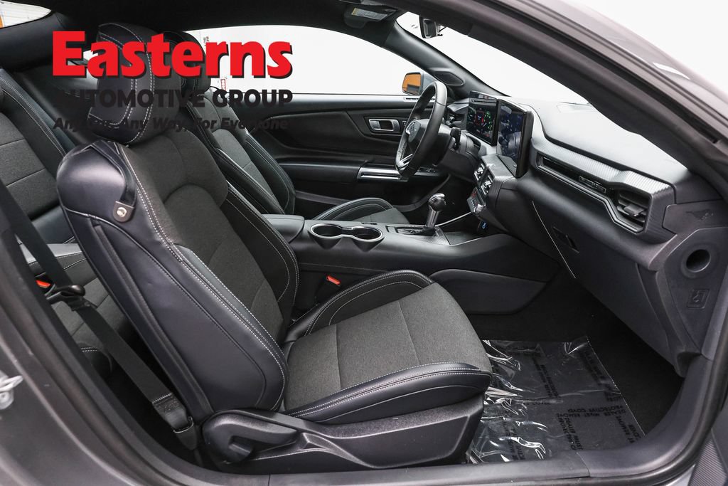 Used 2025 Ford Mustang Coupe RWD image 22