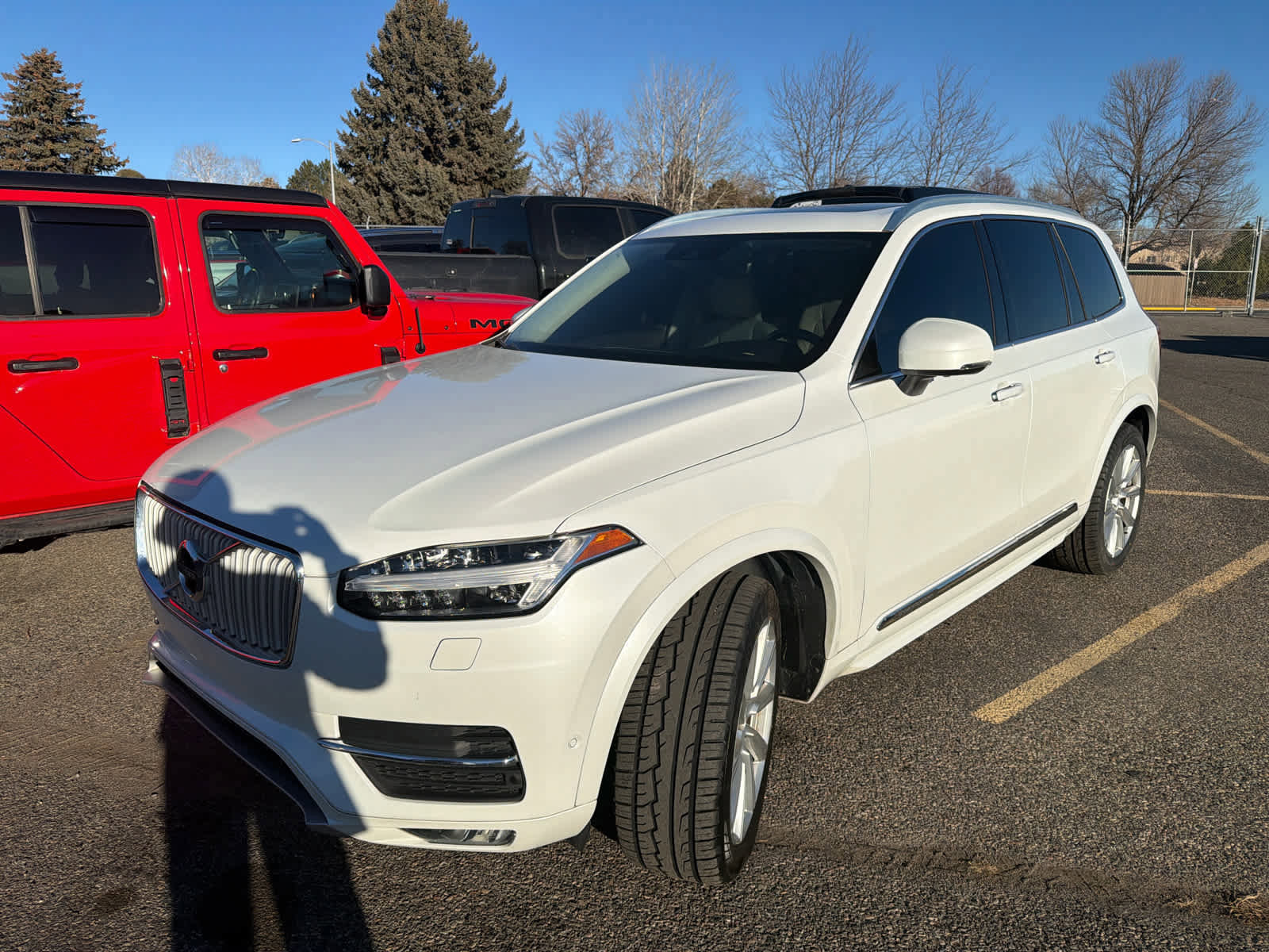 Used 2017 Volvo XC90 T6 Inscription w/ Vision Package image 2