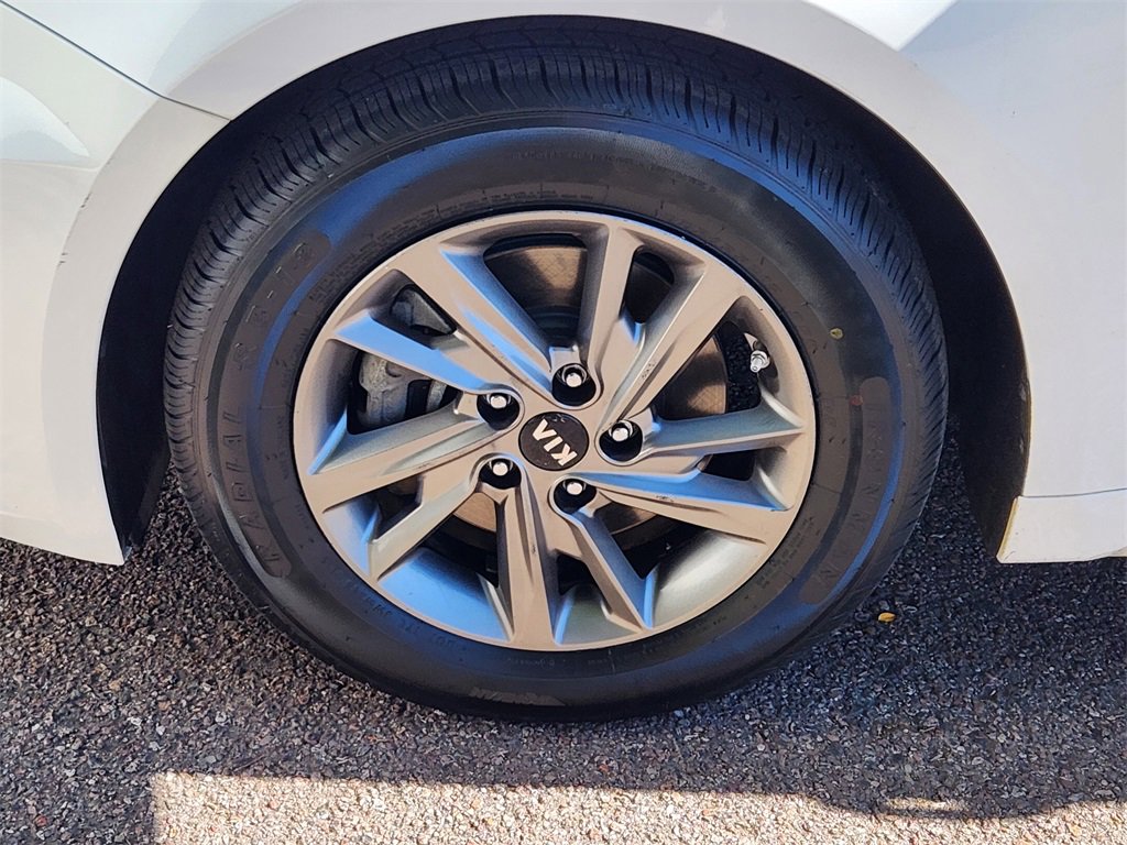 Used 2020 Kia Optima LX image 29