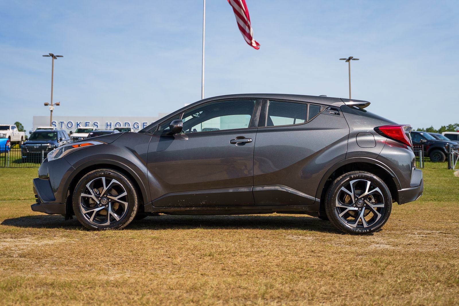 Used 2018 Toyota C-HR XLE FWD image 5
