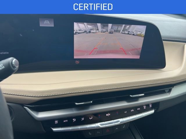 Used 2024 Cadillac XT4 Luxury w/ Cold Weather Package FWD image 10